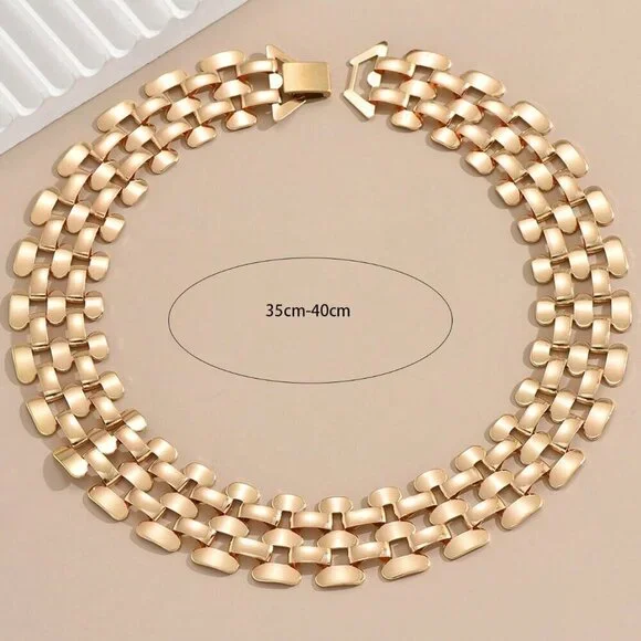 Yellow Gold Women's Luxurious Hollow Out Exaggerated Chain Necklace - Picture 5 of 5
